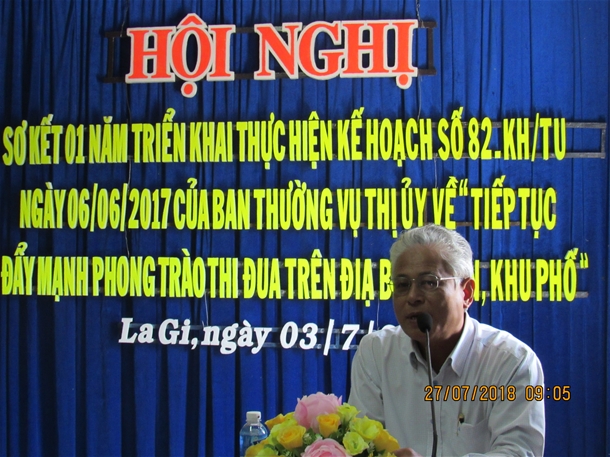 Đ/c Nguyễn Văn Sơn - Phó Bí thư thường trực Thị ủy phát biểu chỉ đạo hội nghị.